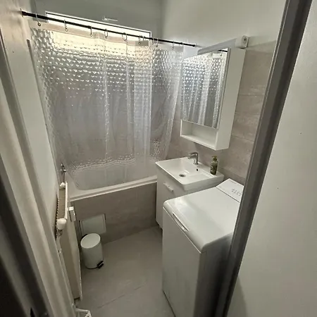 Center Parking Clim Wifi Bathroom Apartmán *